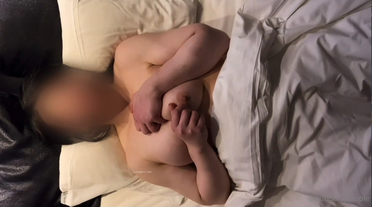 [3D]エッチに興味津々な彼女と純愛SEX